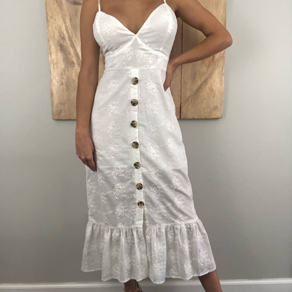 NWT Classy + Flirty White Embroidered Dress. - Picture 2 of 6